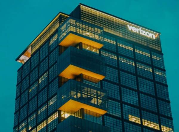 Verizon Faces Massive Outages